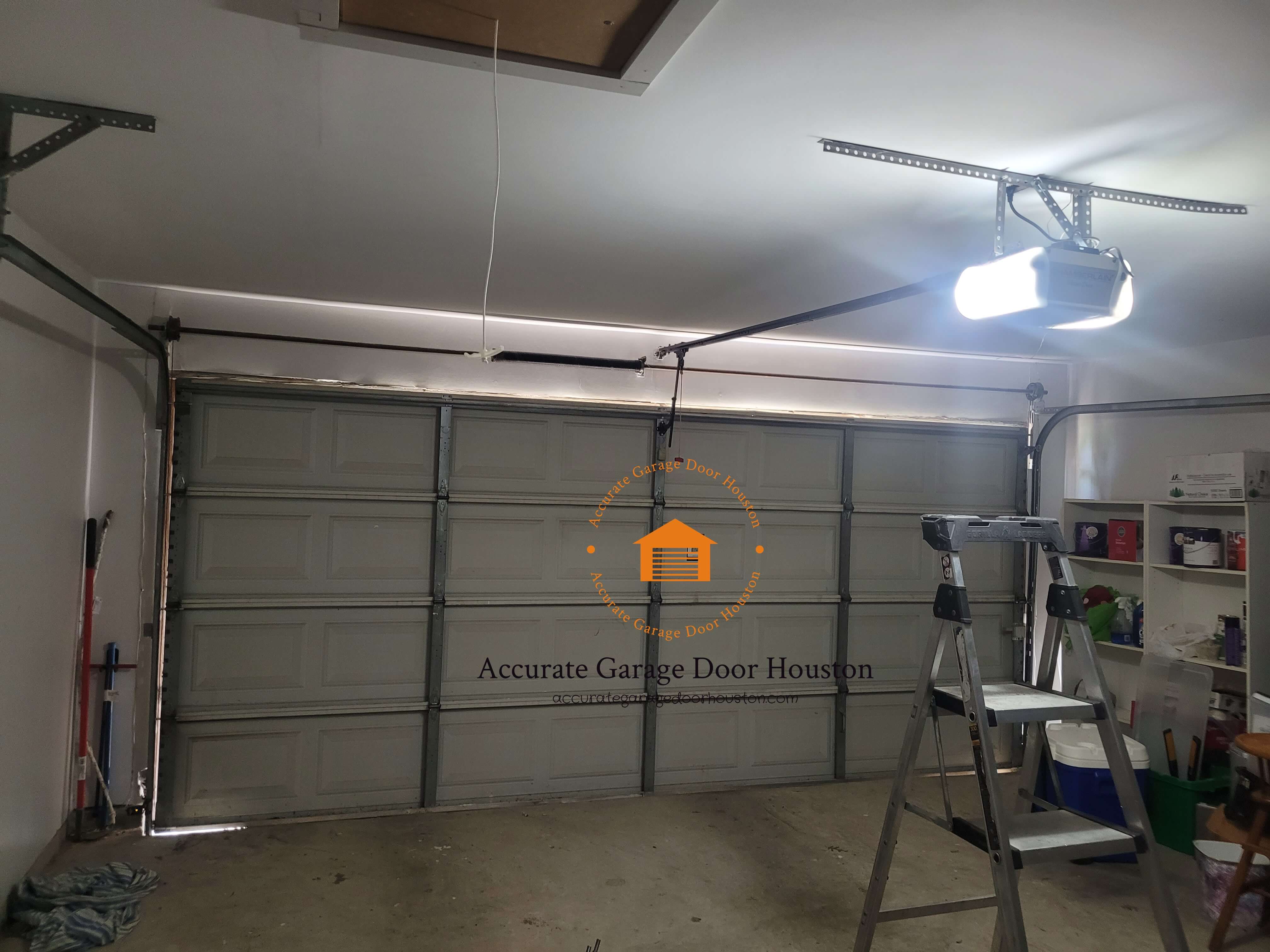 accurategaragedoorhouston.com_new_garage_door_sring_install